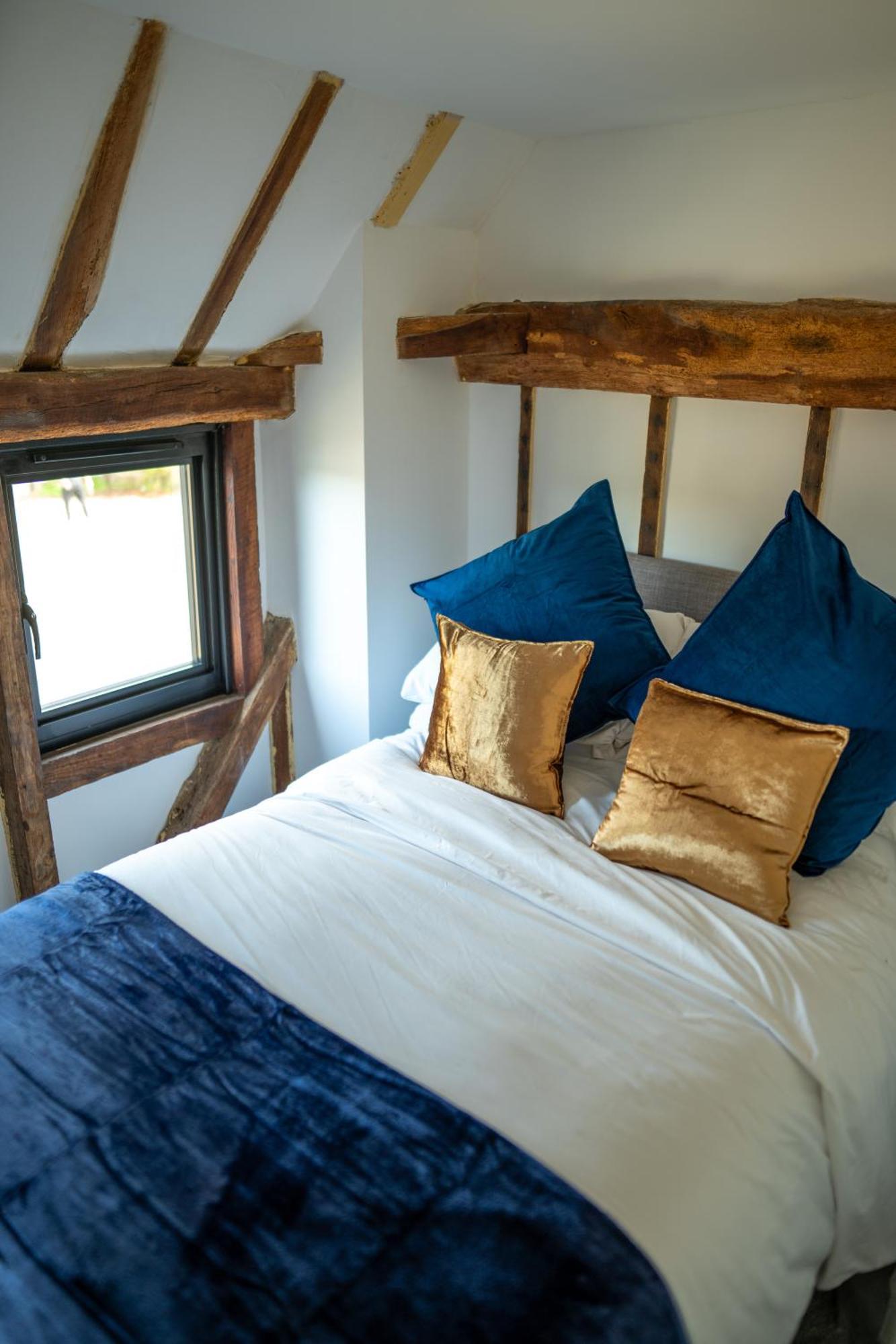The Barn At Chart Hills Bed & Breakfast Biddenden Екстериор снимка